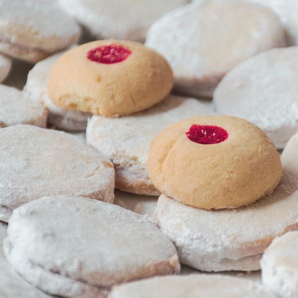 Kourabiédes - ein traditionelles und zartfeines griechisches ...