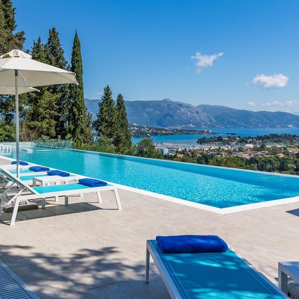 Ferienhaus korfu Luxusvilla mieten griechenland privat pool meerblick sandstrand finest greek villas exklusiv modern seafront modern gehoben premium traumhaft sandstrand luxusreisen