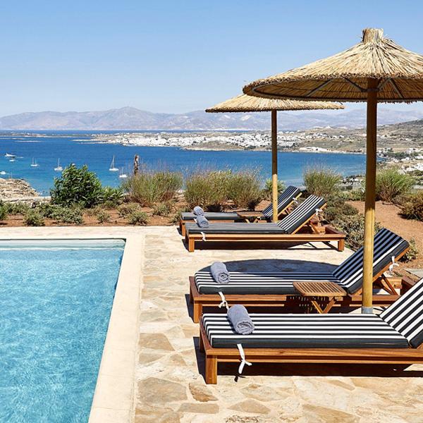 Ferienhaus paros antiparos Luxusvilla mieten griechenland privat pool meerblick sandstrand finest greek villas exklusiv modern seafront modern gehoben premium traumhaft sandstrand luxusreisen